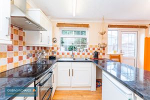 Kitchen/Diner- click for photo gallery